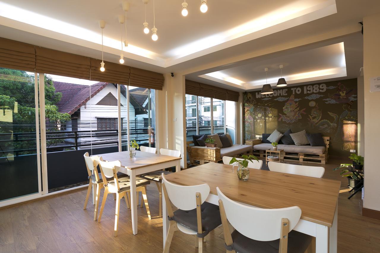 Small Space Cafe & Hostel Bangkok Exteriér fotografie